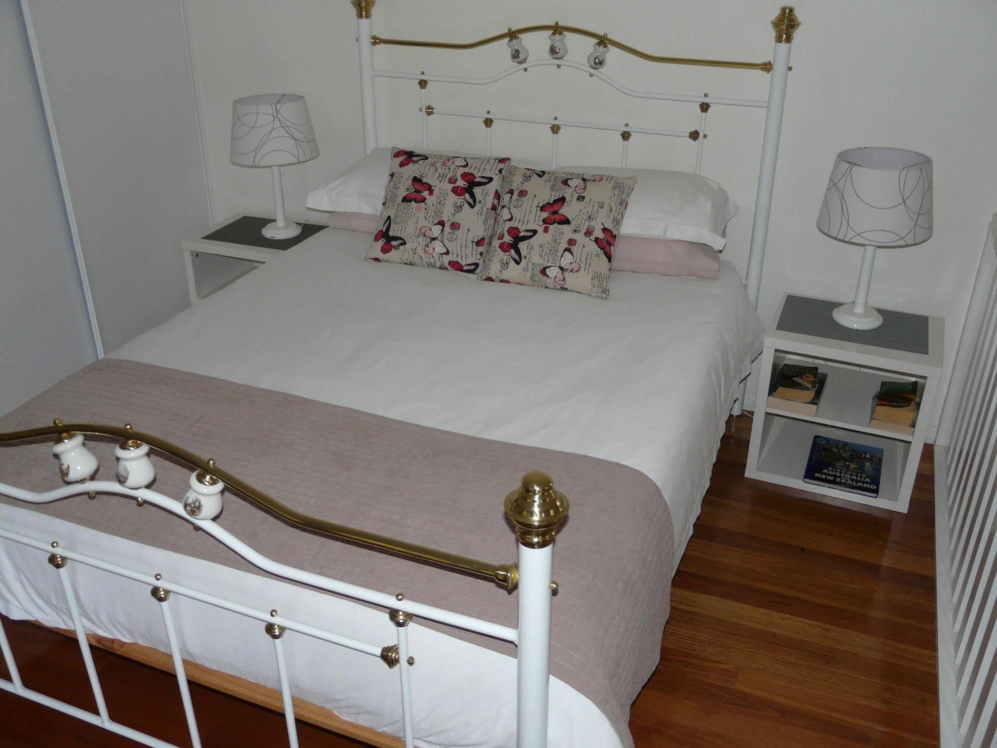 Granite Gardens Cottages & Lake Retreat Станторп Екстериор снимка