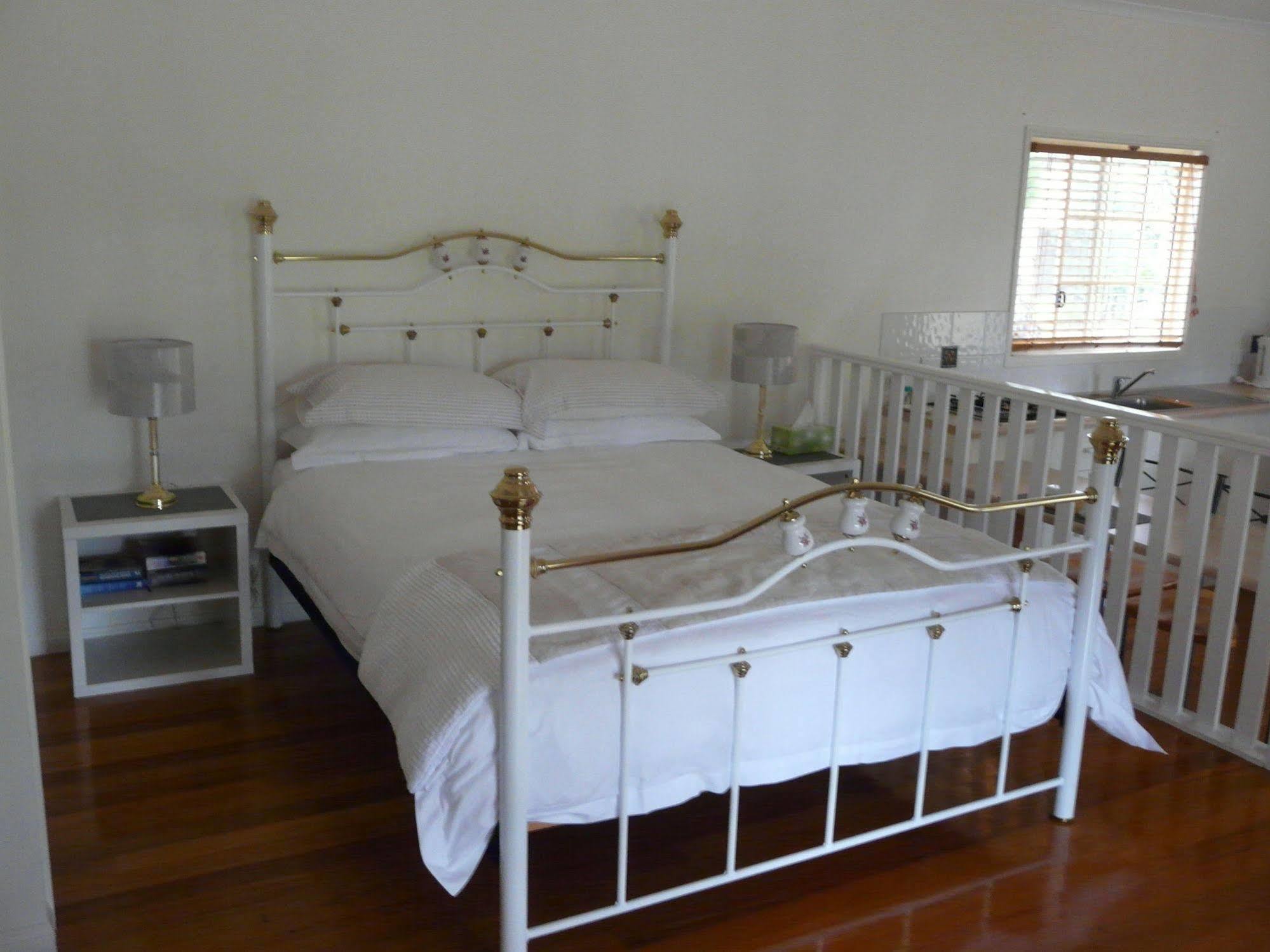Granite Gardens Cottages & Lake Retreat Станторп Екстериор снимка