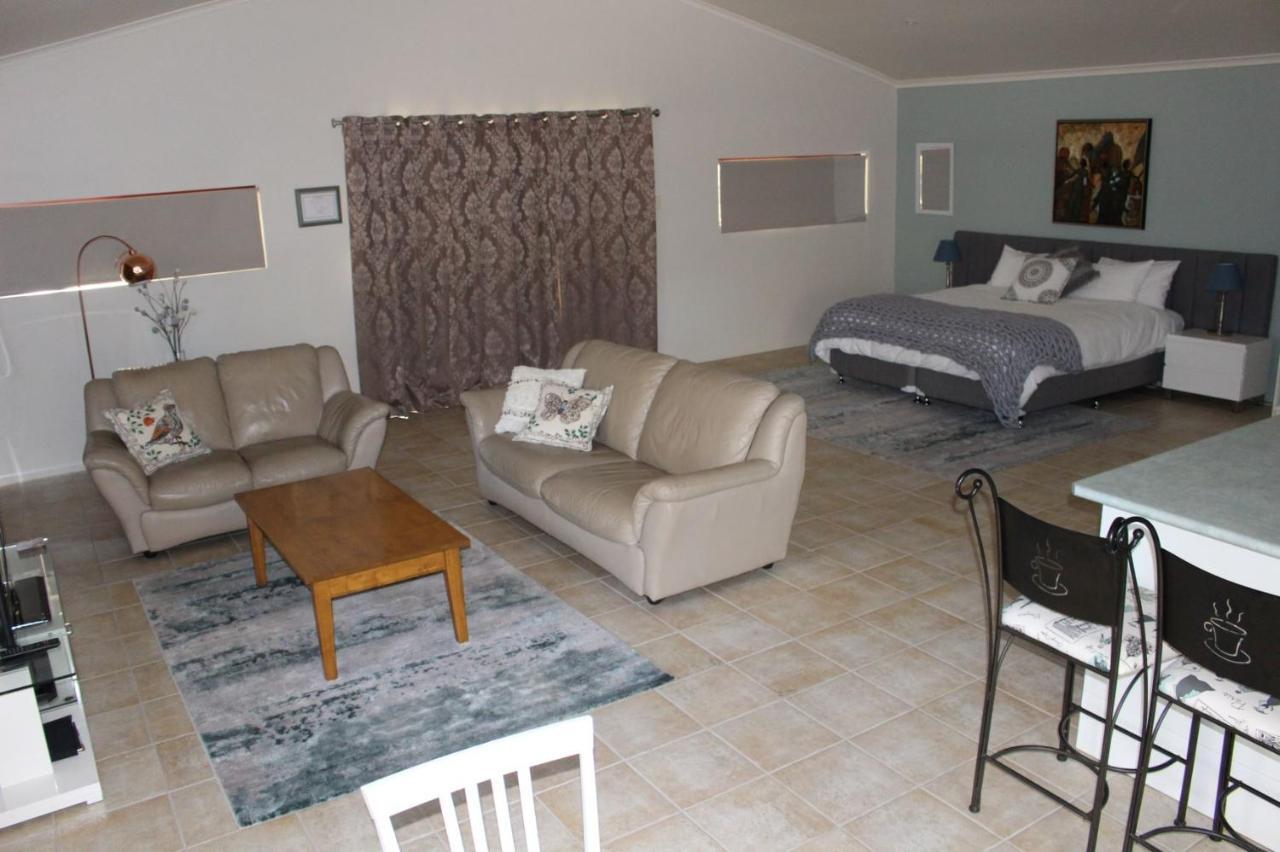 Granite Gardens Cottages & Lake Retreat Станторп Екстериор снимка